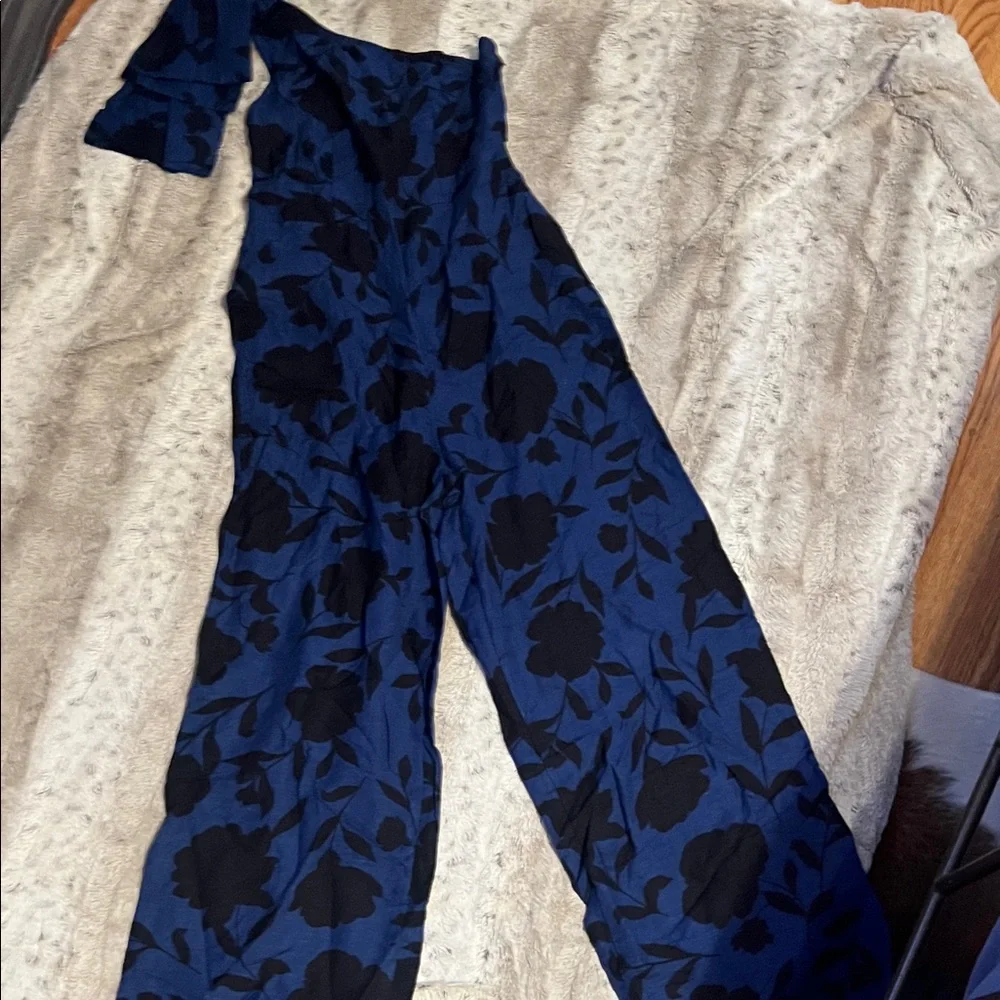 Kate Spade One-Shoulder jumpsuit in Navy and Black Floral - Picture 10 of 11